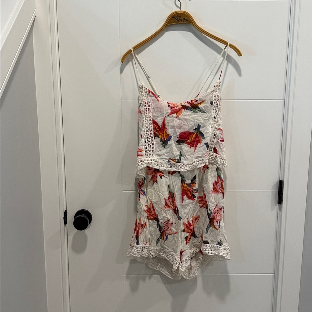 Abercrombie & Fitch White romper with Yellow Accent size large - Picture 2 of 8